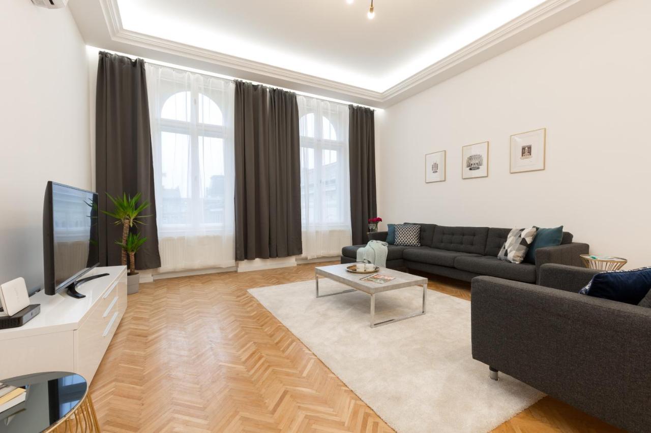Apartment Space And Style In The Heart Of W 2br&2bt *