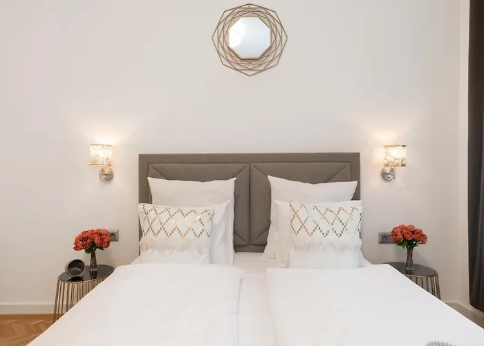 Space And Style In The Heart Of Budapest W 2Br&2Bt